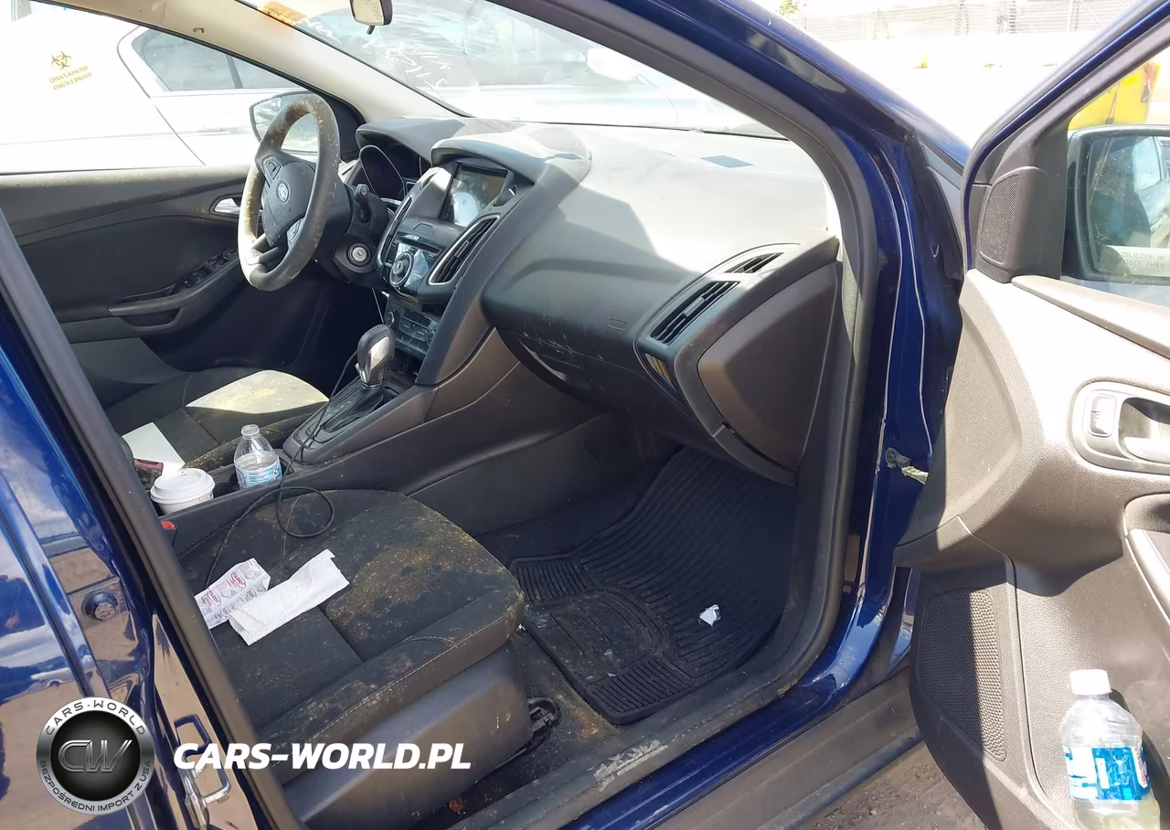 2017 Ford Focus Sel VIN:1FADP3M2XHL211524 - 5