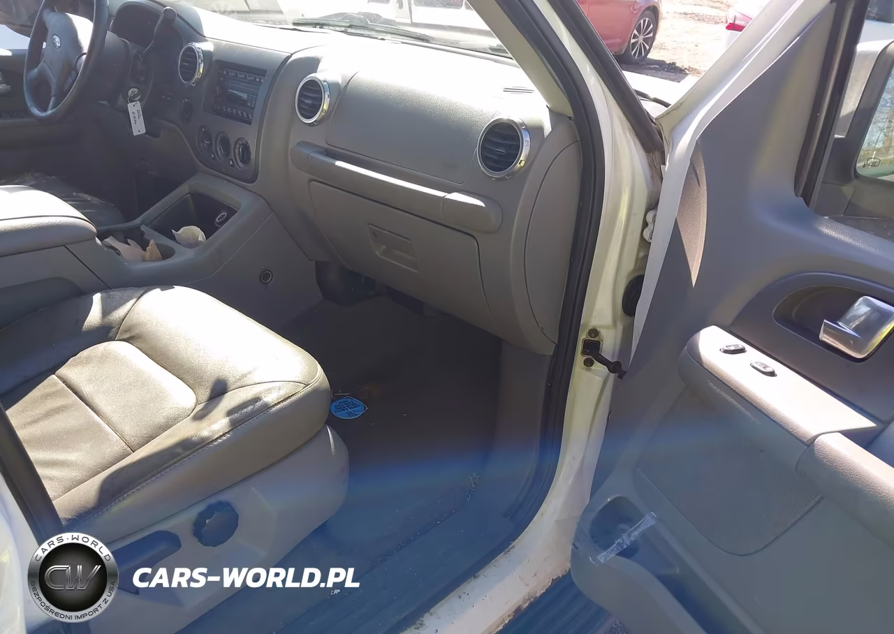 2004 Ford Expedition Xlt VIN:1FMPU16W94LB44764 - 5