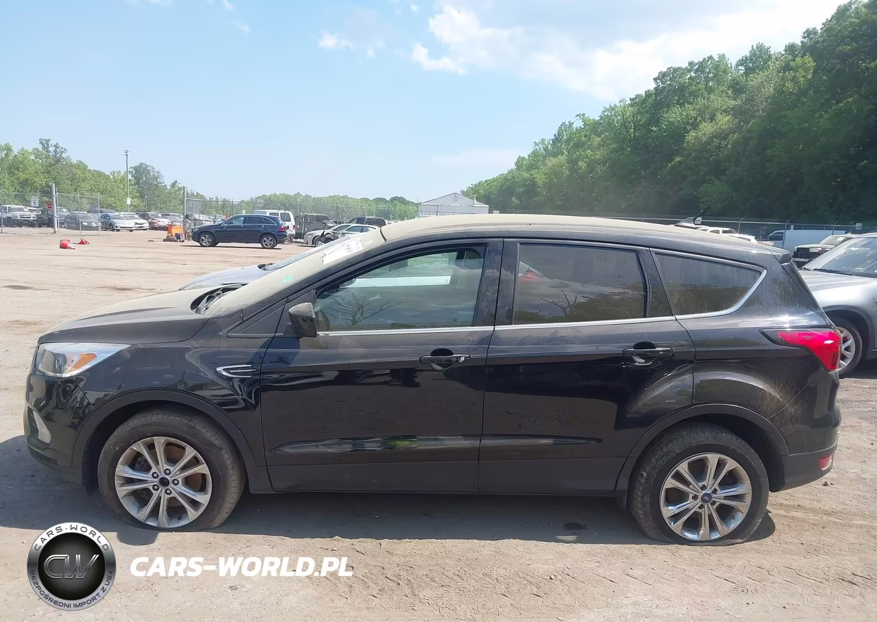 2019 Ford Escape Se VIN:1FMCU9GD2KUA37556 - 14
