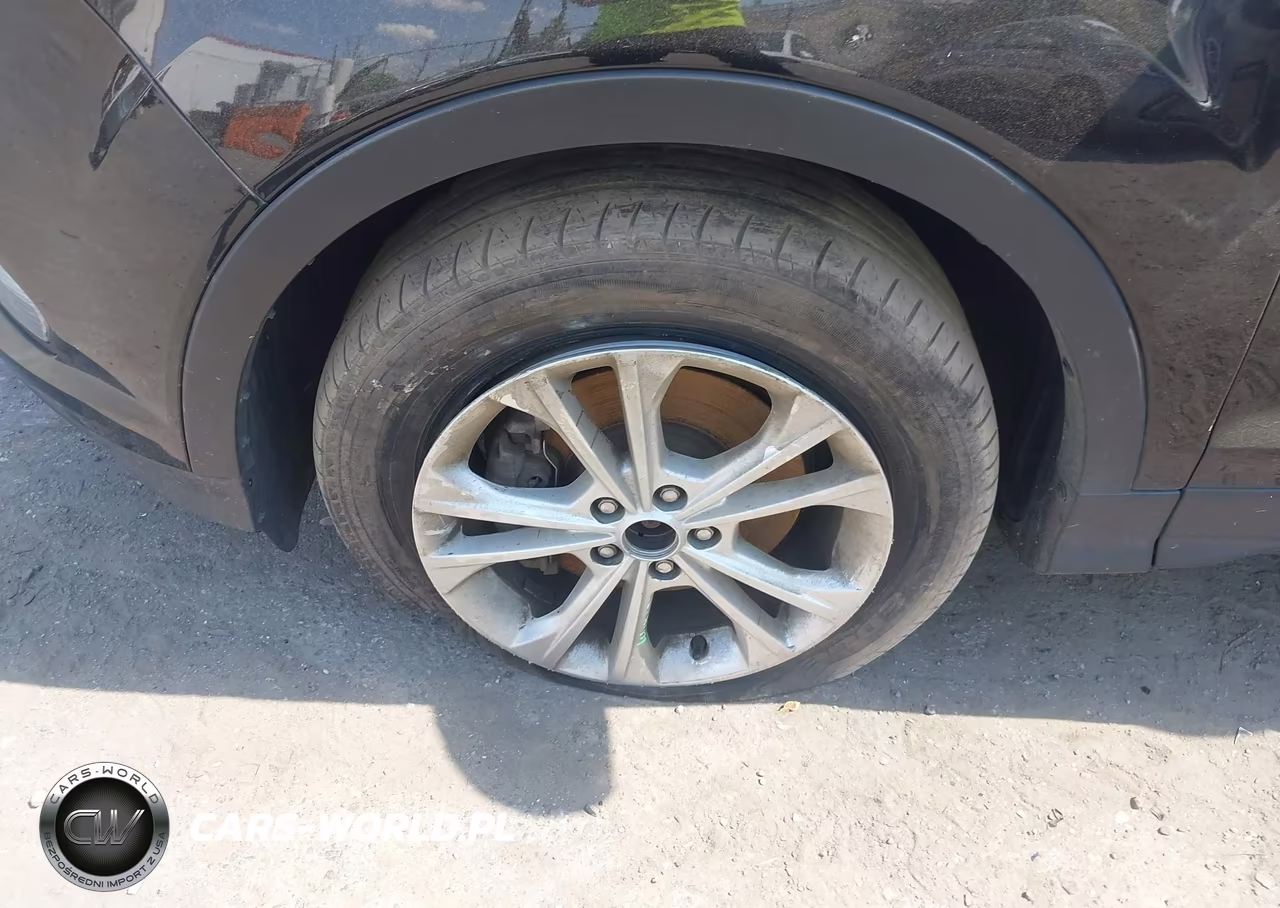 2019 Ford Escape Se VIN:1FMCU9GD2KUA37556 - 17