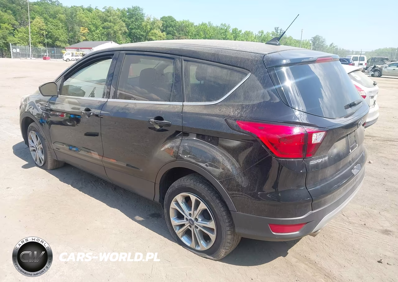 2019 Ford Escape Se VIN:1FMCU9GD2KUA37556 - 3