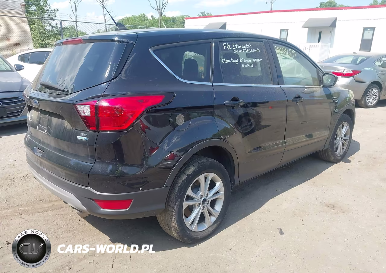 2019 Ford Escape Se VIN:1FMCU9GD2KUA37556 - 4