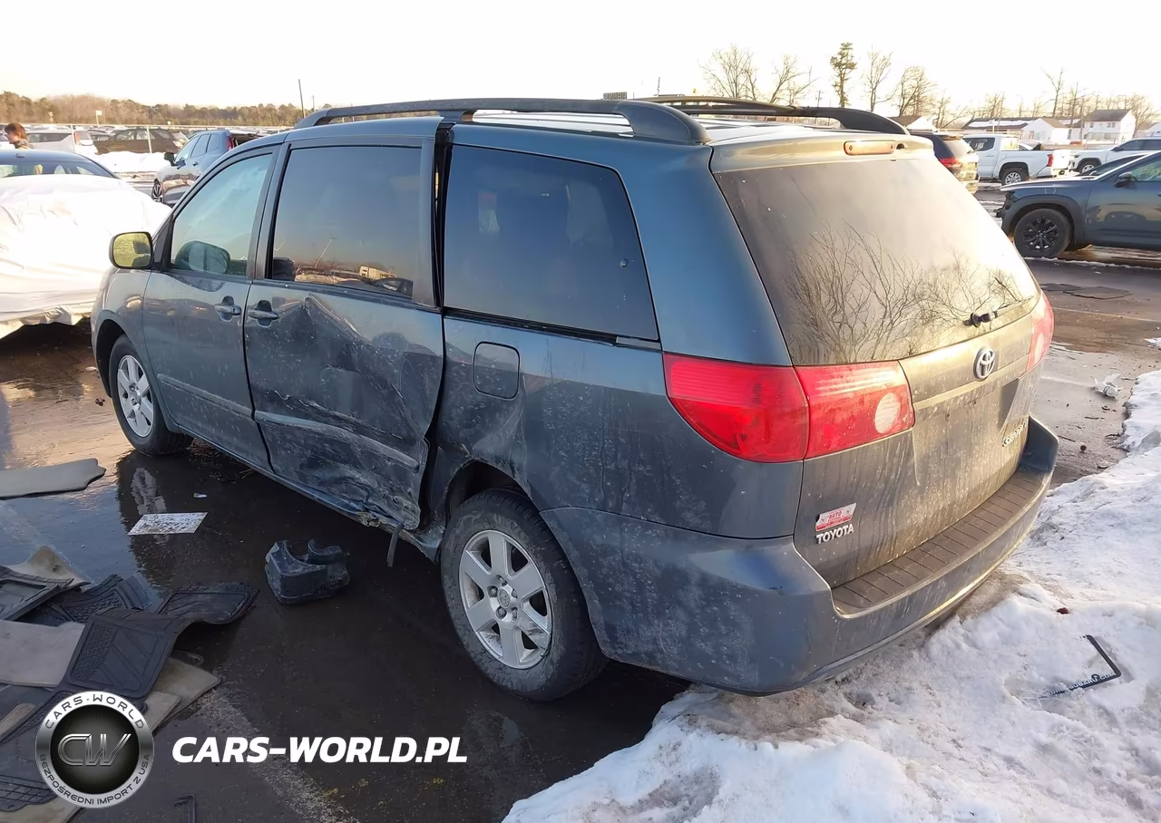 2010 Toyota Sienna Le VIN:5TDKK4CC3AS313235 - 3