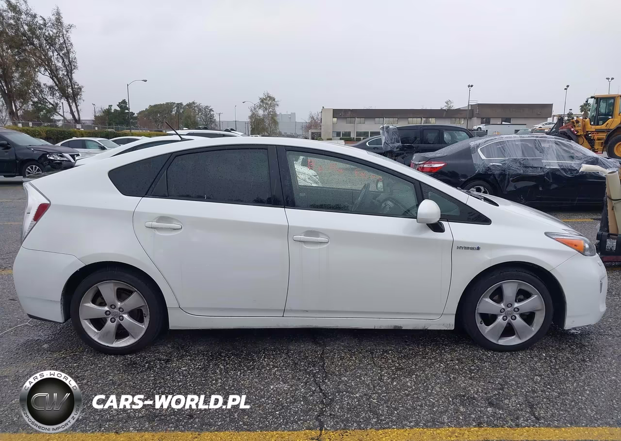 2013 Toyota Prius Five VIN:JTDKN3DU8D1696700 - 13