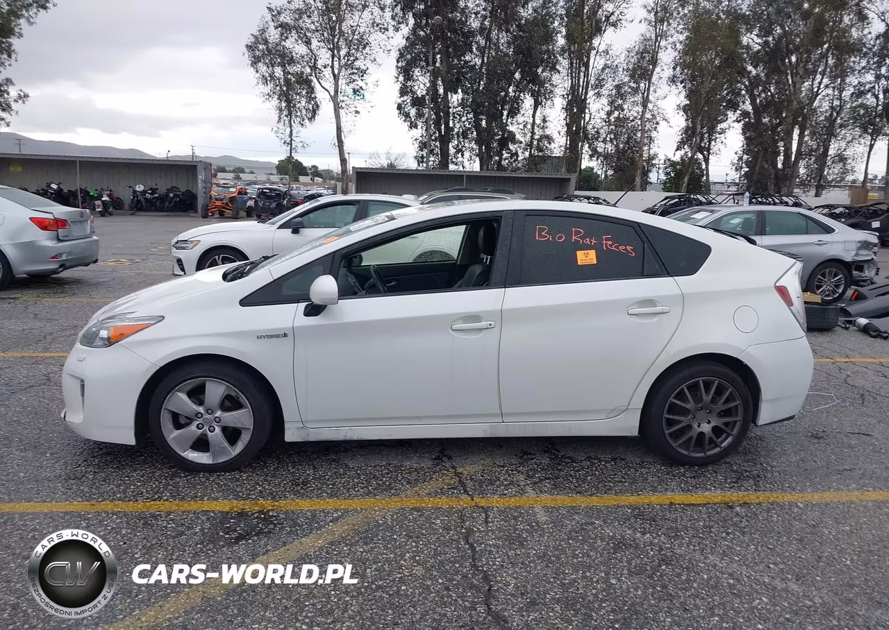 2013 Toyota Prius Five VIN:JTDKN3DU8D1696700 - 14
