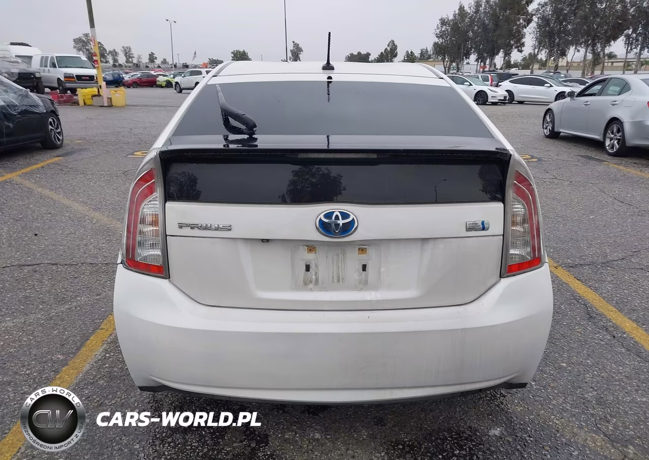 2013 Toyota Prius Five VIN:JTDKN3DU8D1696700 - 16