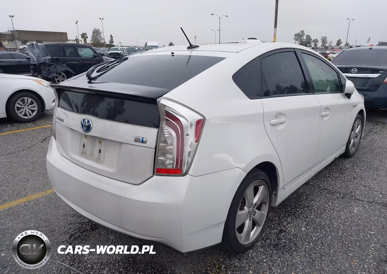 2013 Toyota Prius Five VIN:JTDKN3DU8D1696700 - 4