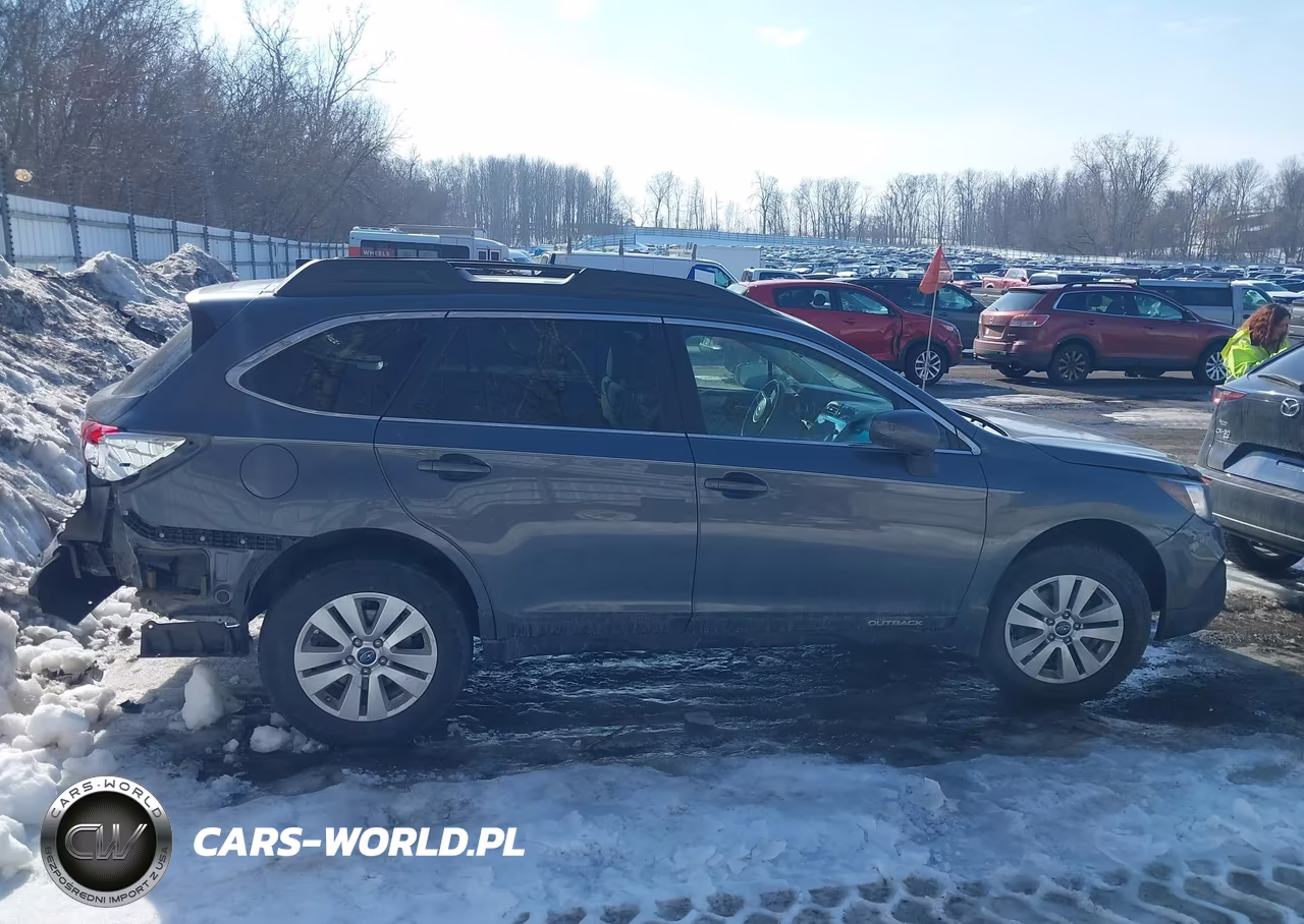 2018 Subaru Outback 2.5I Premium VIN:4S4BSACC3J3348580 - 14