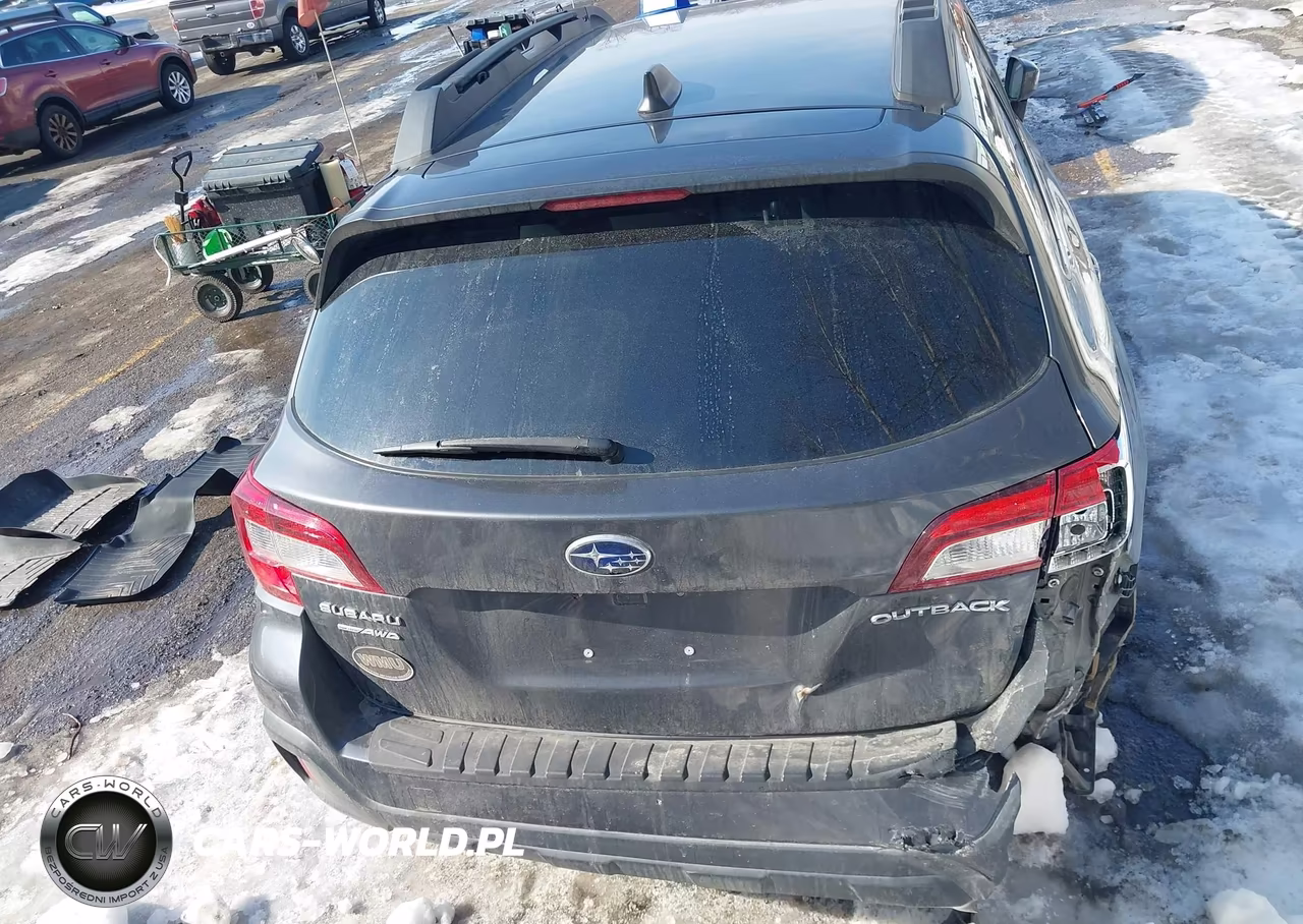 2018 Subaru Outback 2.5I Premium VIN:4S4BSACC3J3348580 - 17