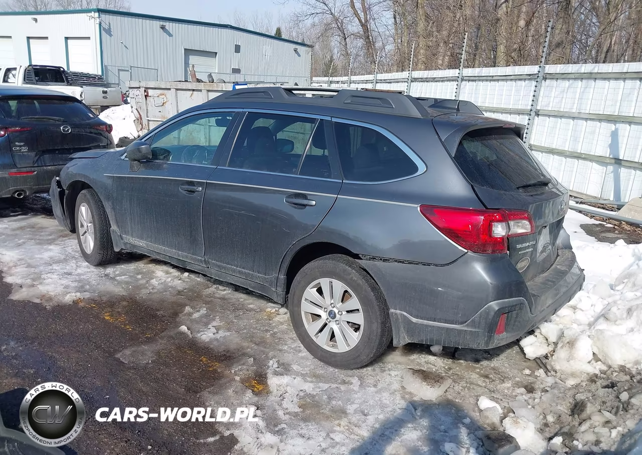 2018 Subaru Outback 2.5I Premium VIN:4S4BSACC3J3348580 - 3