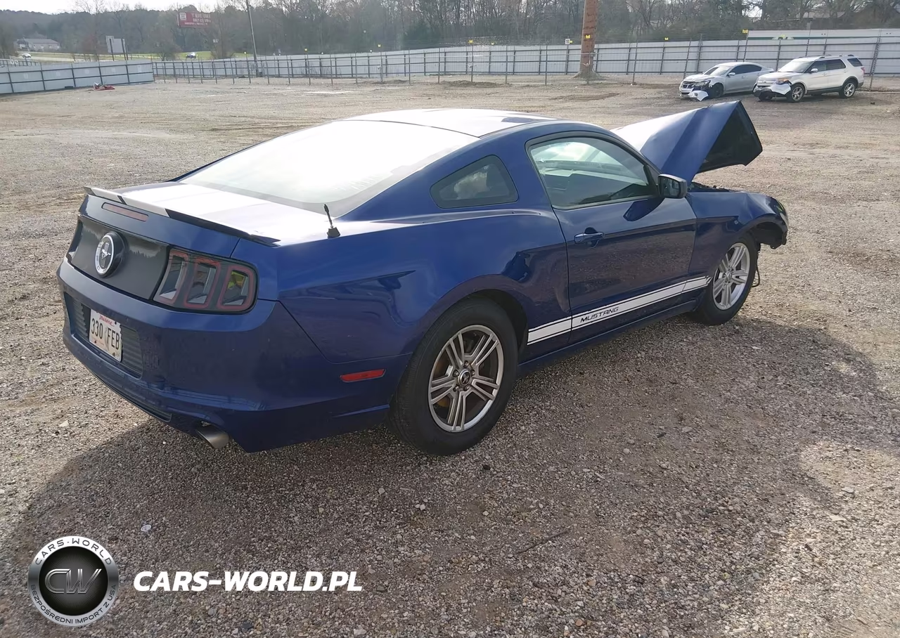 2013 Ford Mustang V6 VIN:1ZVBP8AM4D5235883 - 4