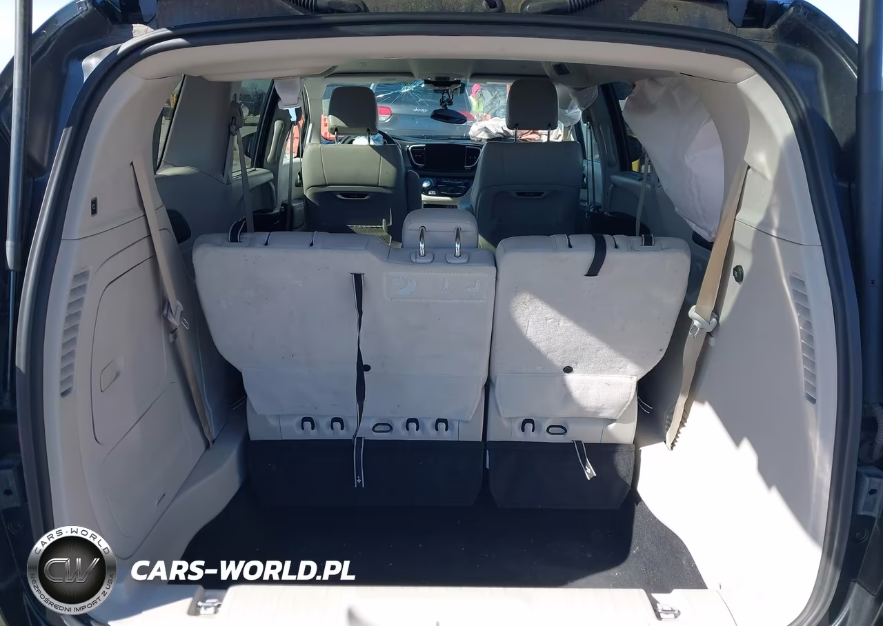 2021 Chrysler Pacifica Hybrid Touring L VIN:2C4RC1L71MR599242 - 18
