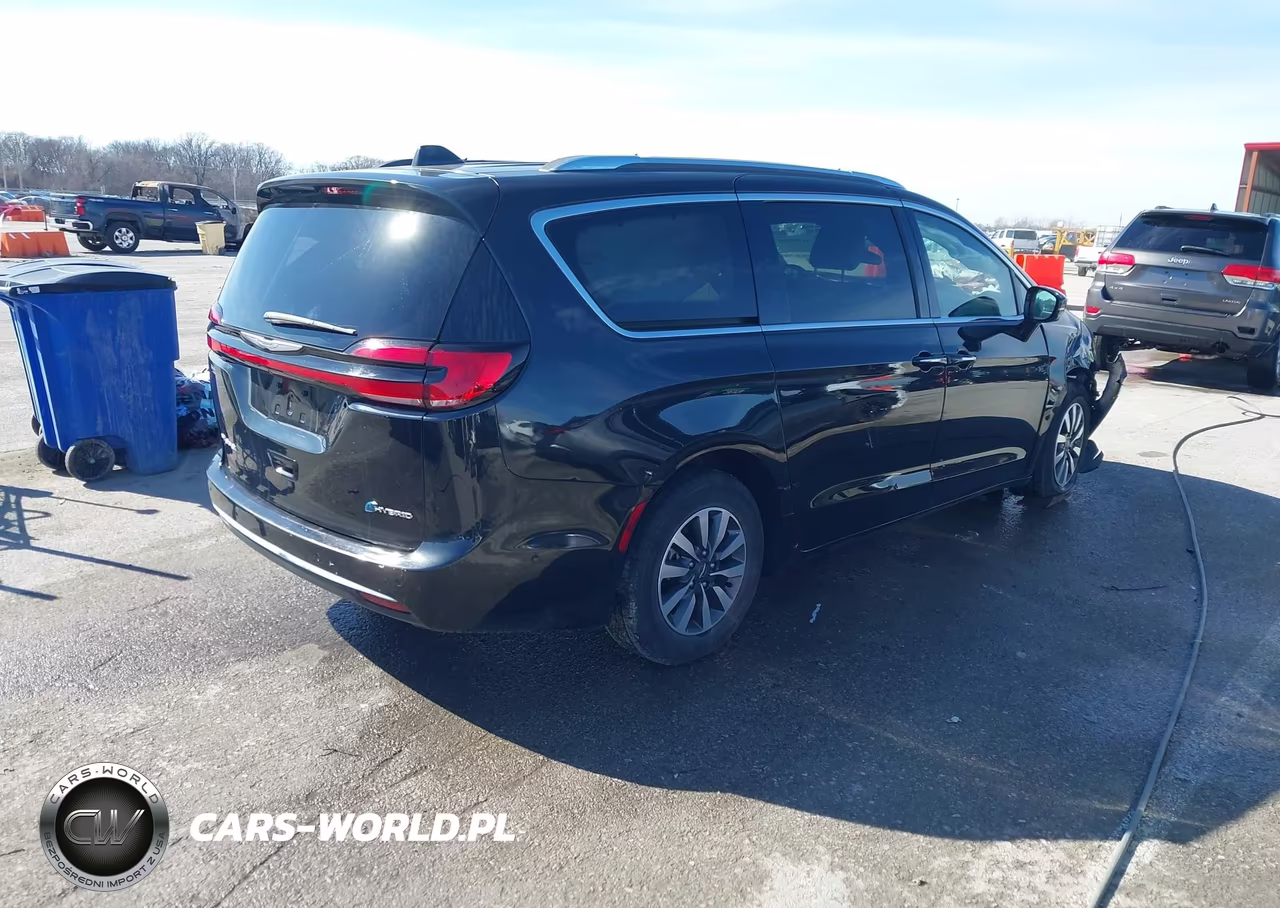 2021 Chrysler Pacifica Hybrid Touring L VIN:2C4RC1L71MR599242 - 4