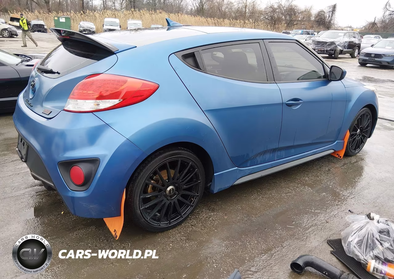 2016 Hyundai Veloster Turbo Rally Edition VIN:KMHTC6AE2GU251165 - 4
