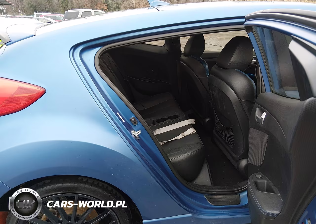 2016 Hyundai Veloster Turbo Rally Edition VIN:KMHTC6AE2GU251165 - 8