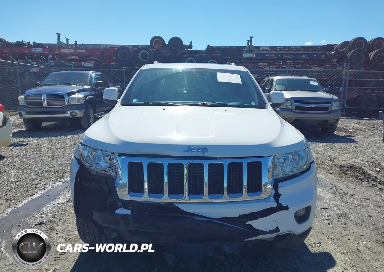 2013 Jeep Grand Cherokee Laredo VIN:1C4RJEAGXDC520420 - 12
