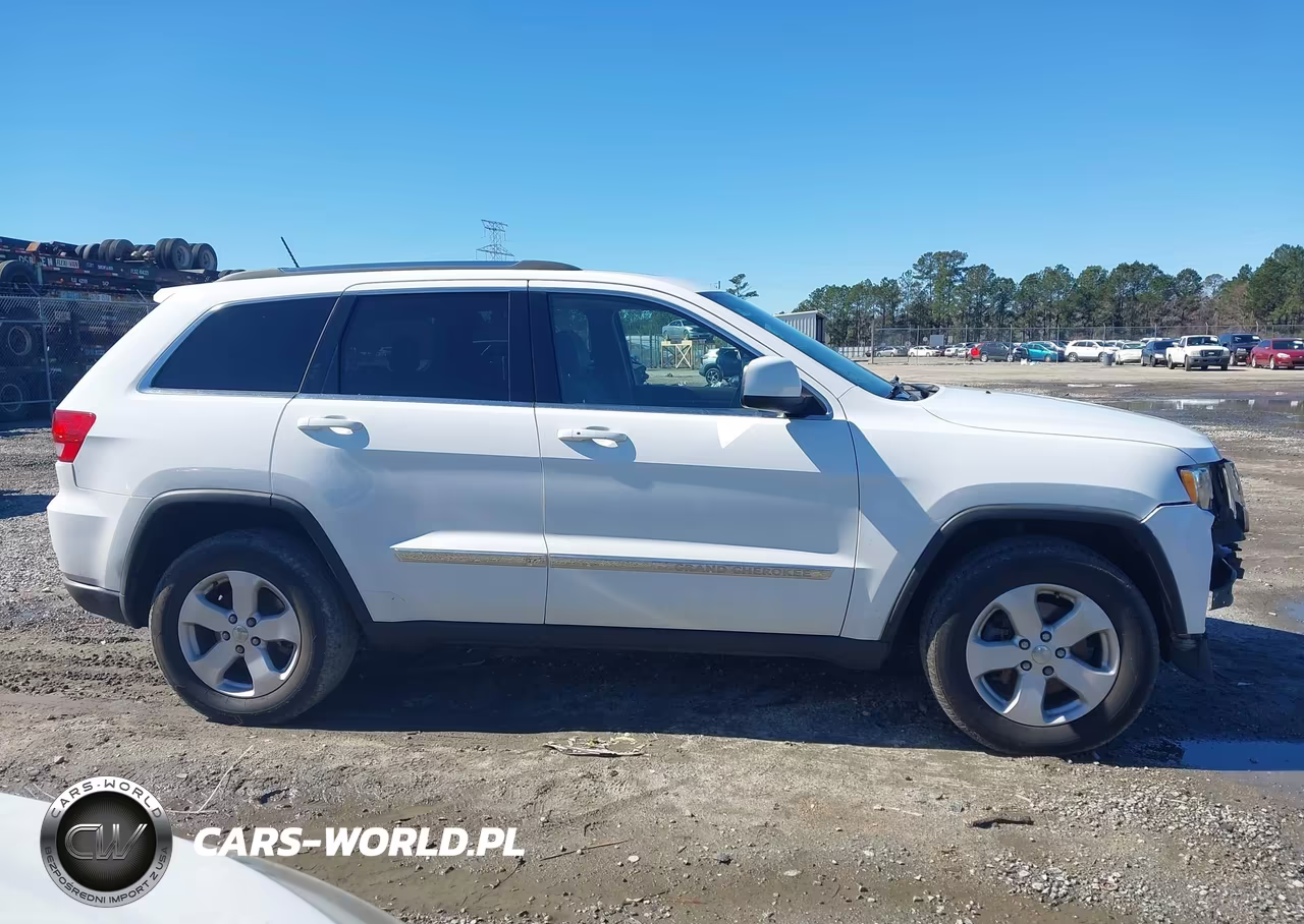 2013 Jeep Grand Cherokee Laredo VIN:1C4RJEAGXDC520420 - 13