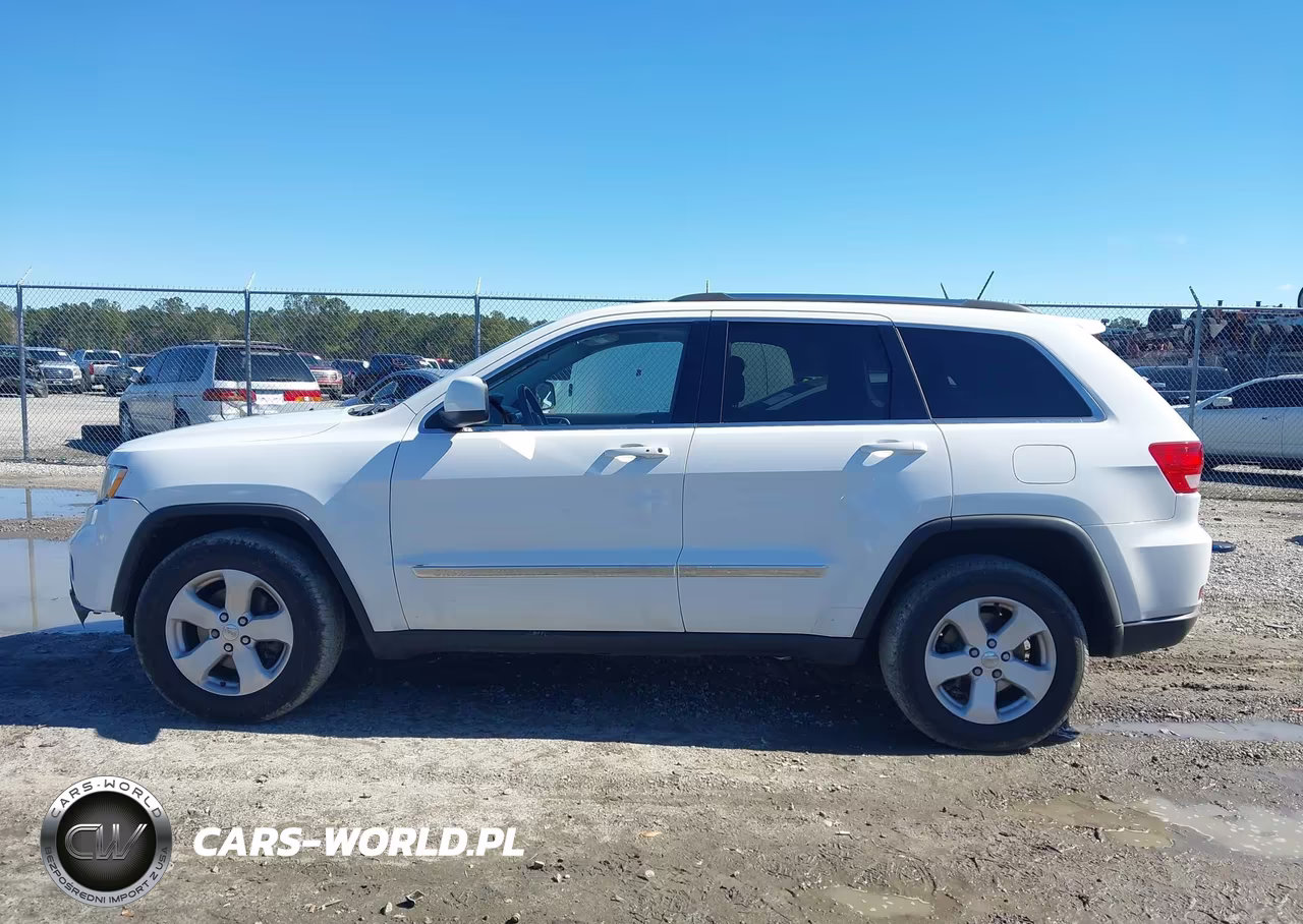 2013 Jeep Grand Cherokee Laredo VIN:1C4RJEAGXDC520420 - 14
