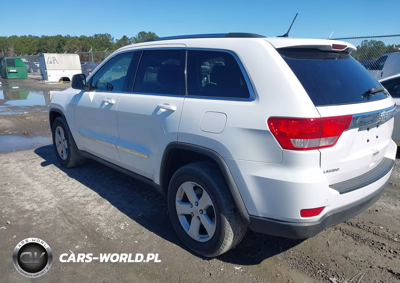 2013 Jeep Grand Cherokee Laredo VIN:1C4RJEAGXDC520420 - 3