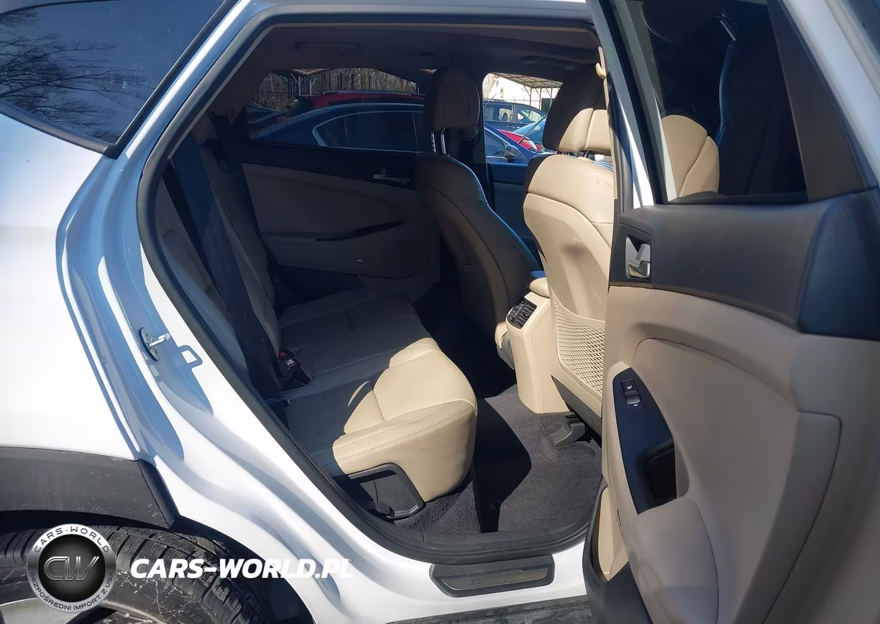 2018 Hyundai Tucson Limited VIN:KM8J3CA26JU825379 - 8
