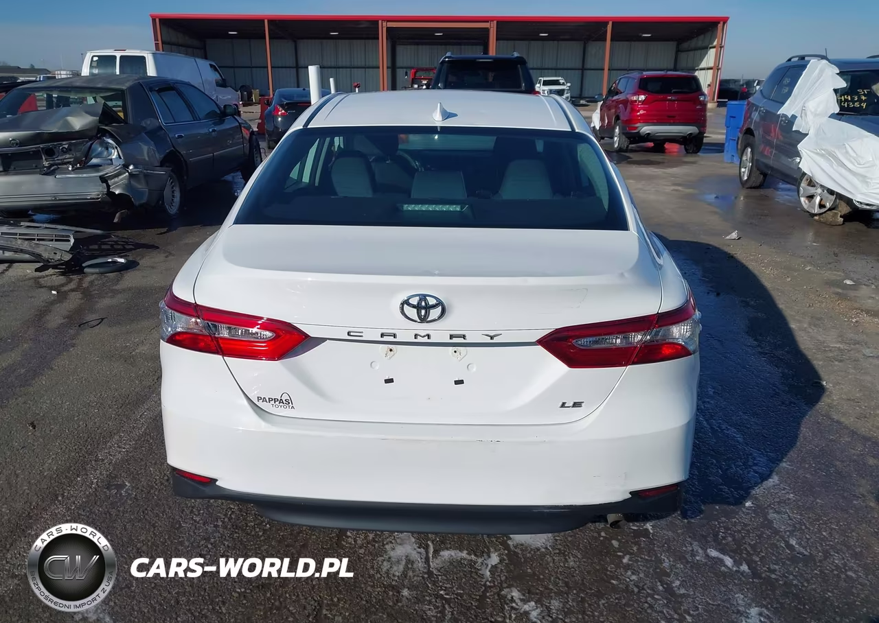 2020 Toyota Camry Le VIN:4T1C11AK2LU876920 - 16