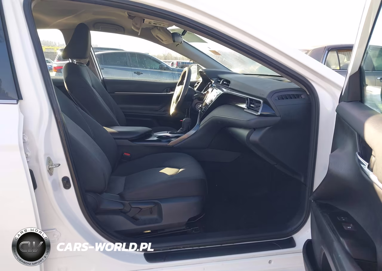 2020 Toyota Camry Le VIN:4T1C11AK2LU876920 - 5