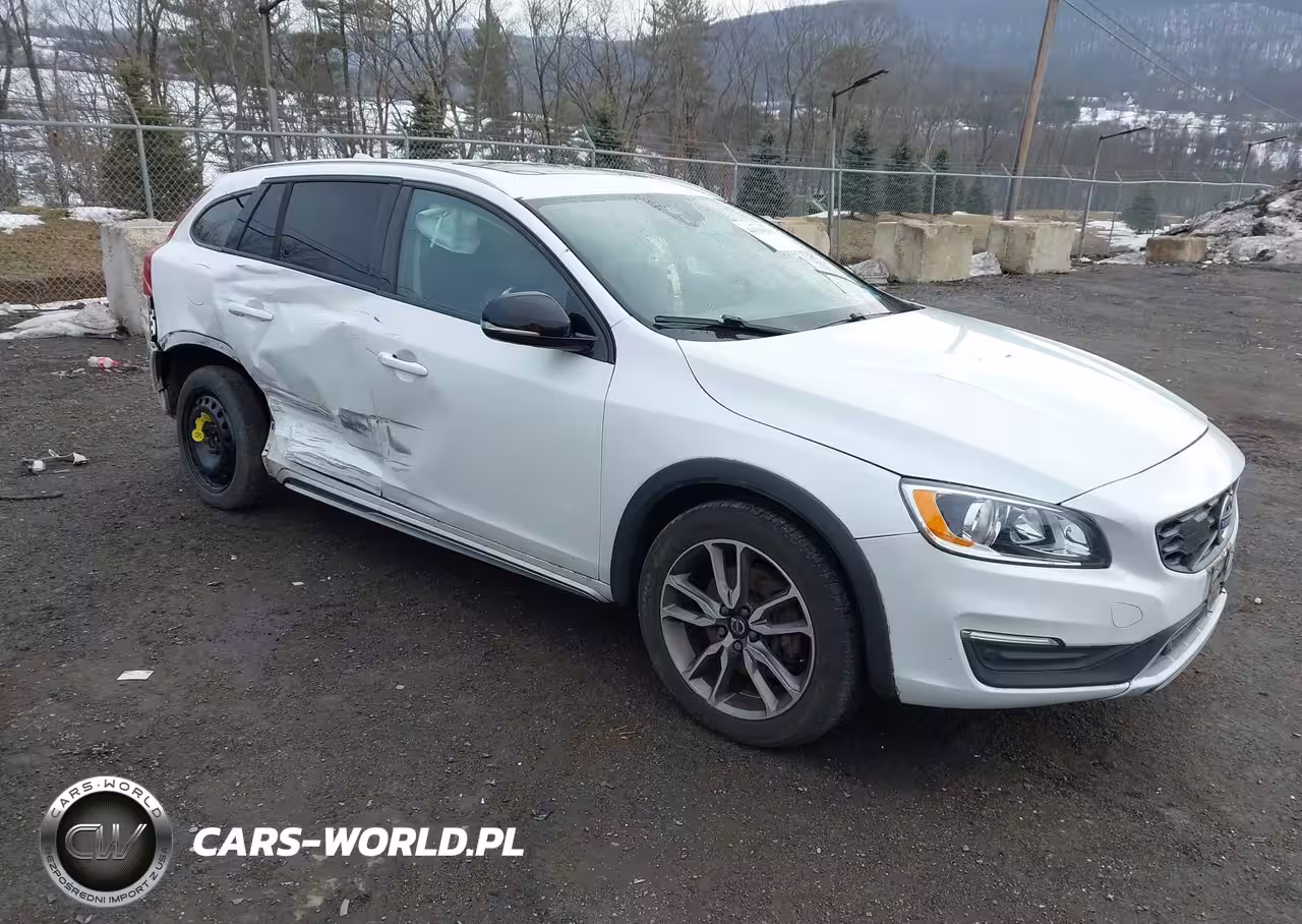 2018 Volvo V60 Cross Country T5