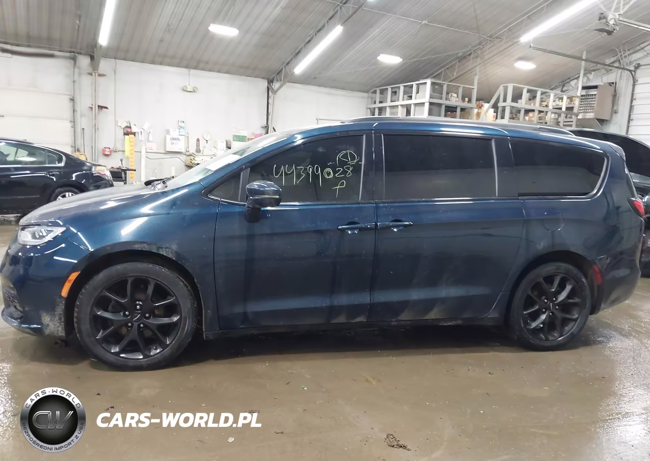 2021 Chrysler Pacifica Touring VIN:2C4RC1FG0MR593315 - 14