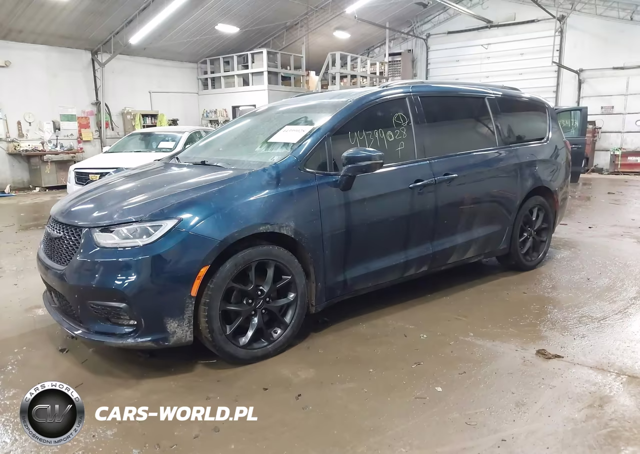 2021 Chrysler Pacifica Touring VIN:2C4RC1FG0MR593315 - 2