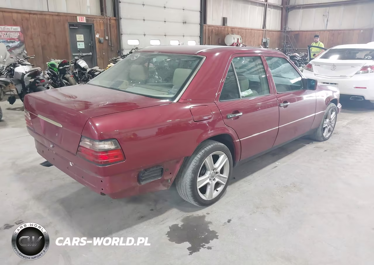 1995 Mercedes-Benz E 320 Base-320 Special VIN:WDBEA32E8SC168207 - 4