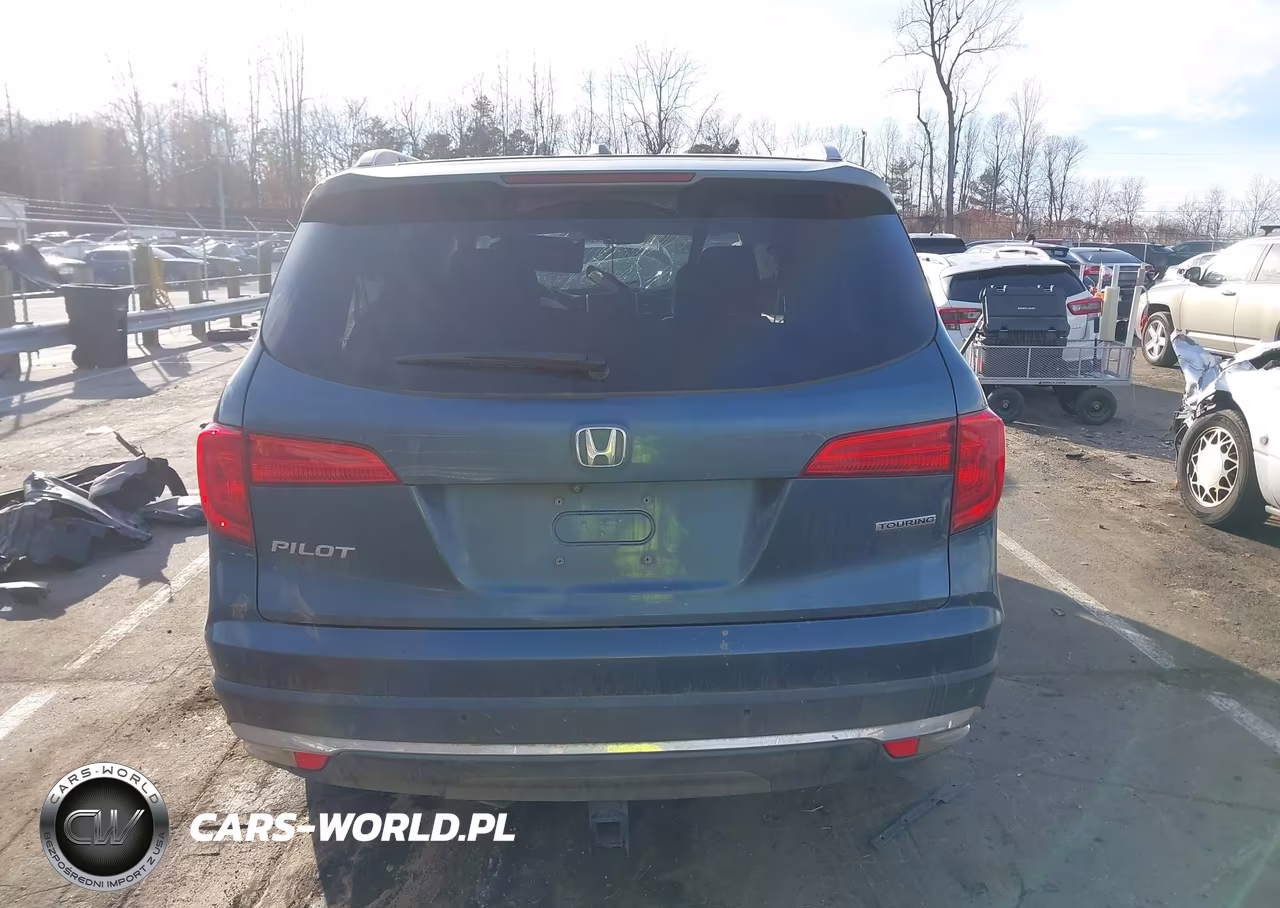 2018 Honda Pilot Touring VIN:5FNYF5H99JB004357 - 15