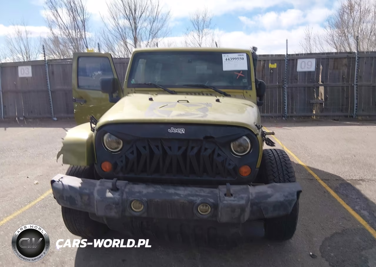 2007 Jeep Wrangler Unlimited Sahara VIN:1J4GA59137L118356 - 12