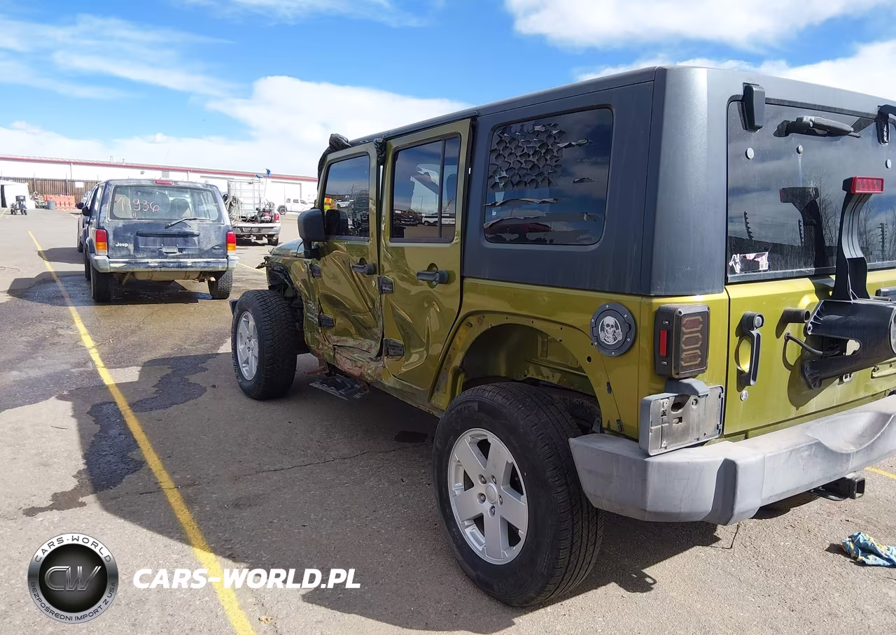 2007 Jeep Wrangler Unlimited Sahara VIN:1J4GA59137L118356 - 3
