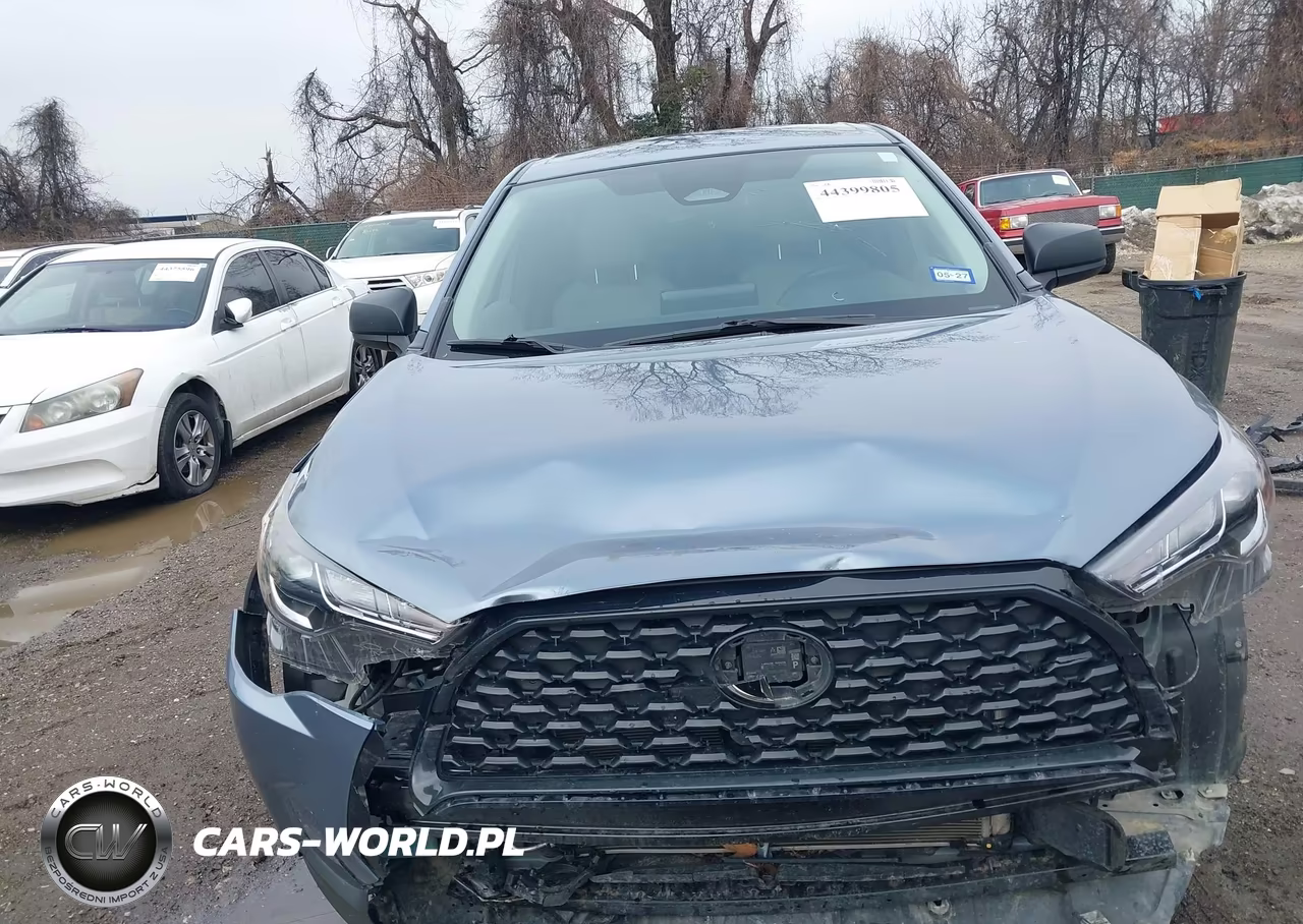 2025 Toyota Corolla Cross L VIN:7MUAAAAG4SV137290 - 13