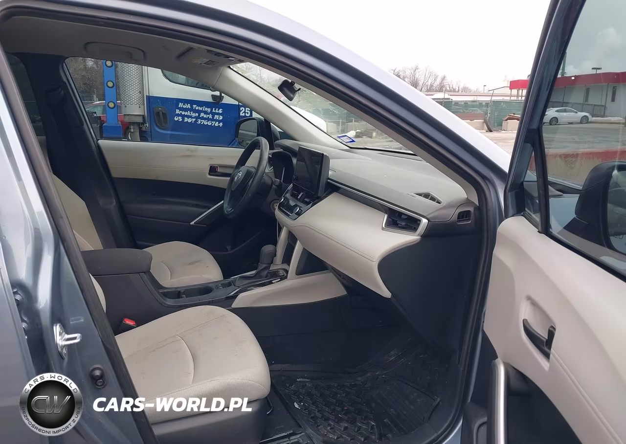 2025 Toyota Corolla Cross L VIN:7MUAAAAG4SV137290 - 5
