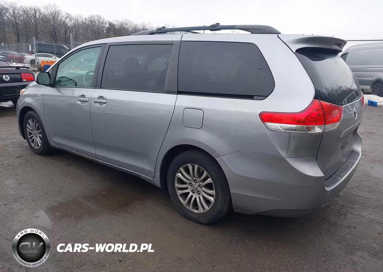 2011 Toyota Sienna Xle V6 VIN:5TDYK3DC7BS173078 - 3