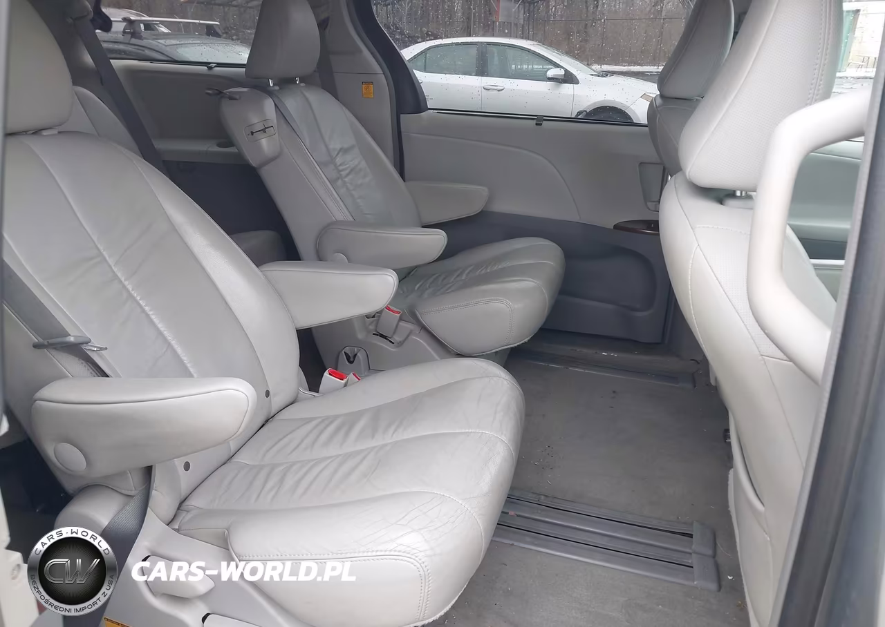 2011 Toyota Sienna Xle V6 VIN:5TDYK3DC7BS173078 - 8