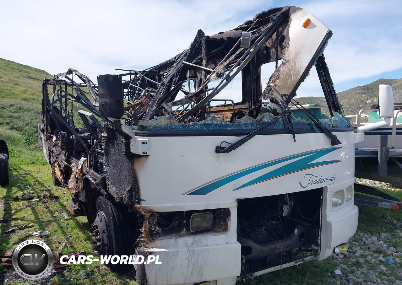 2000 Freightliner Tradewinds X Line Motor Home