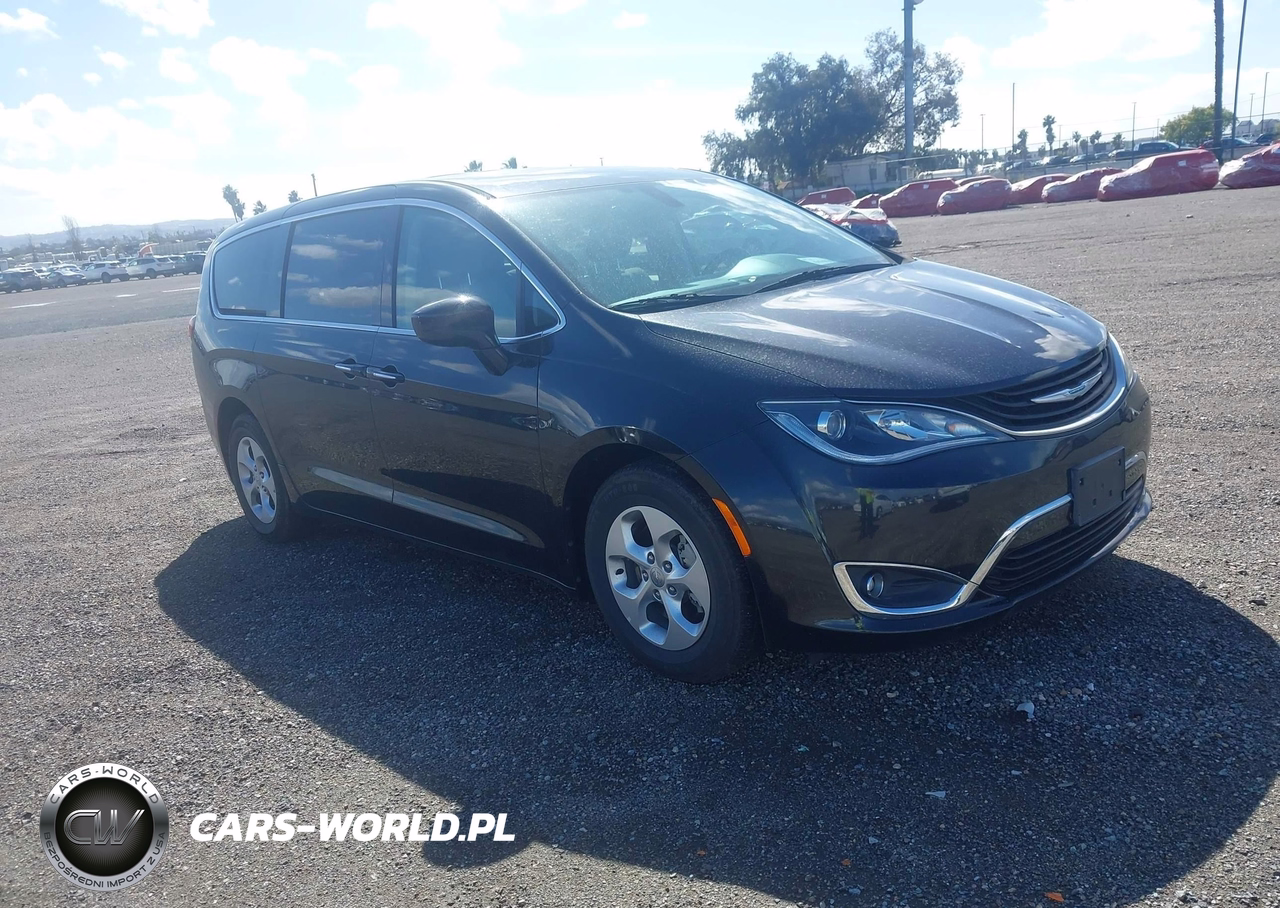 2018 Chrysler Pacifica Hybrid Touring Plus