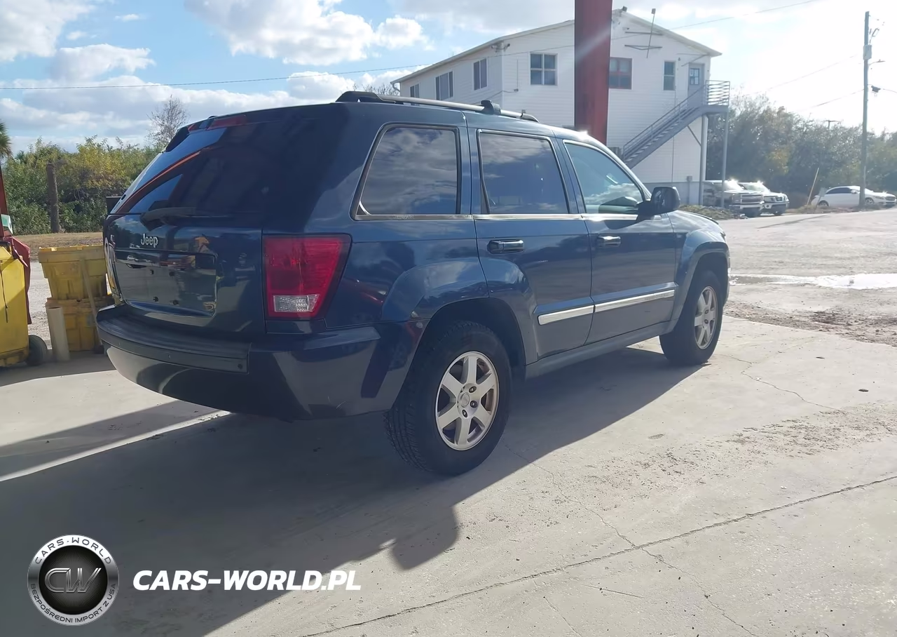 2010 Jeep Grand Cherokee Laredo VIN:1J4PR4GKXAC120403 - 4