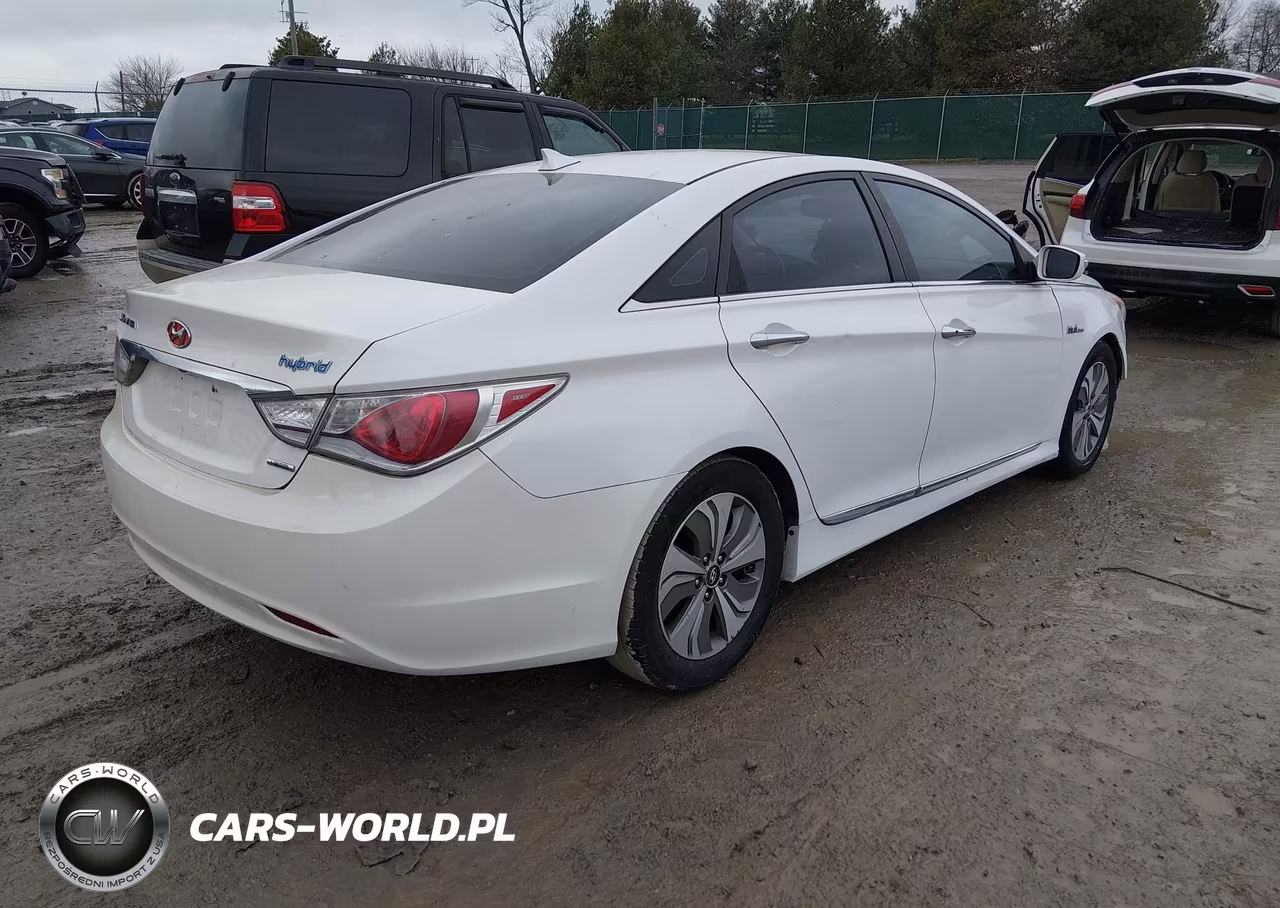 2013 Hyundai Sonata Hybrid Limited VIN:KMHEC4A4XDA092655 - 4