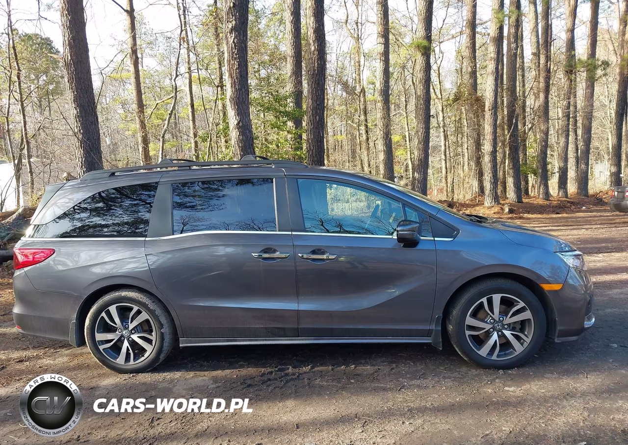 2023 Honda Odyssey Touring VIN:5FNRL6H87PB005588 - 13