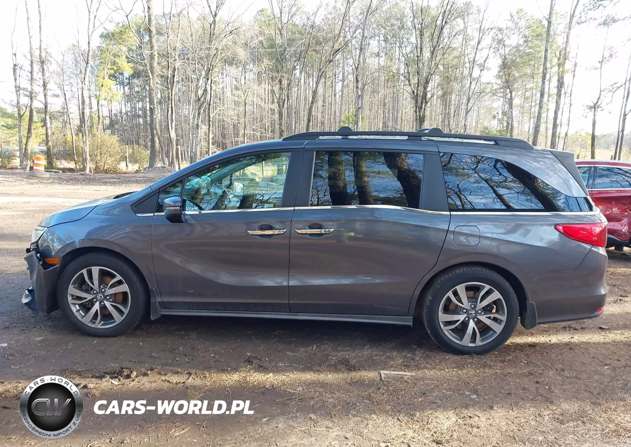 2023 Honda Odyssey Touring VIN:5FNRL6H87PB005588 - 14
