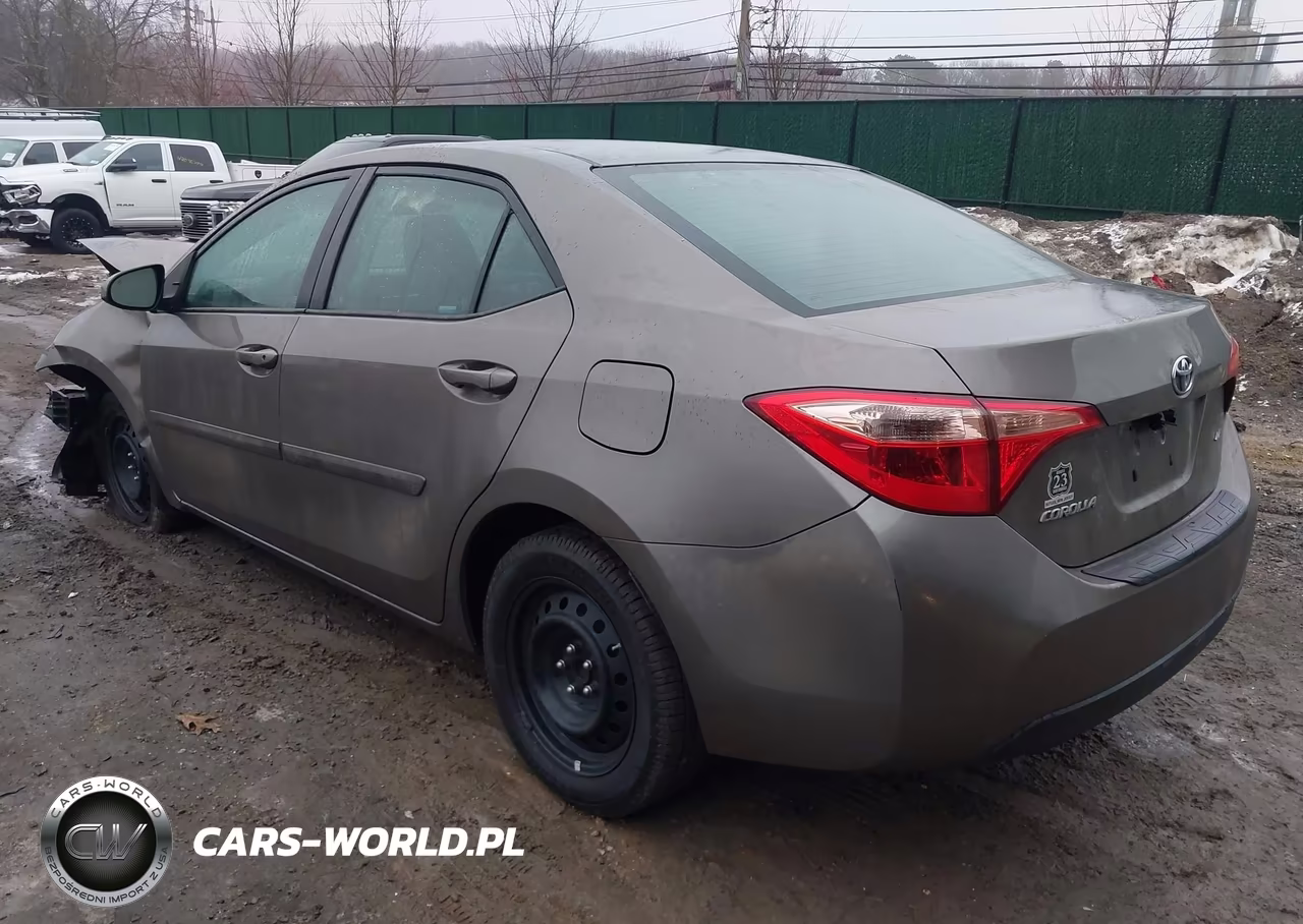 2017 Toyota Corolla Le VIN:2T1BURHE8HC930585 - 3