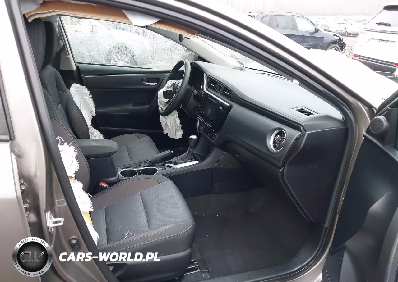 2017 Toyota Corolla Le VIN:2T1BURHE8HC930585 - 5
