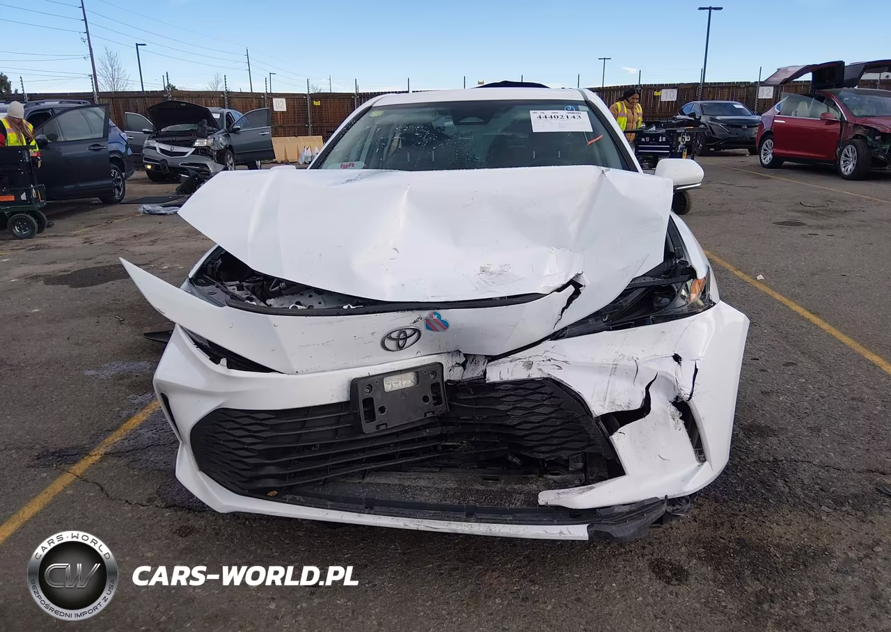 2025 Toyota Camry Le VIN:4T1DAACK2SU017066 - 12
