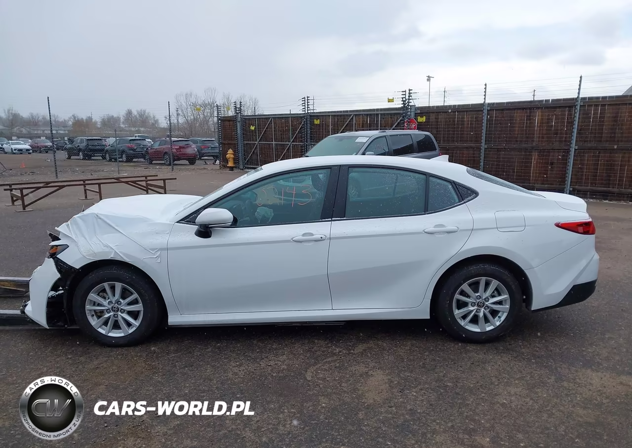 2025 Toyota Camry Le VIN:4T1DAACK2SU017066 - 14