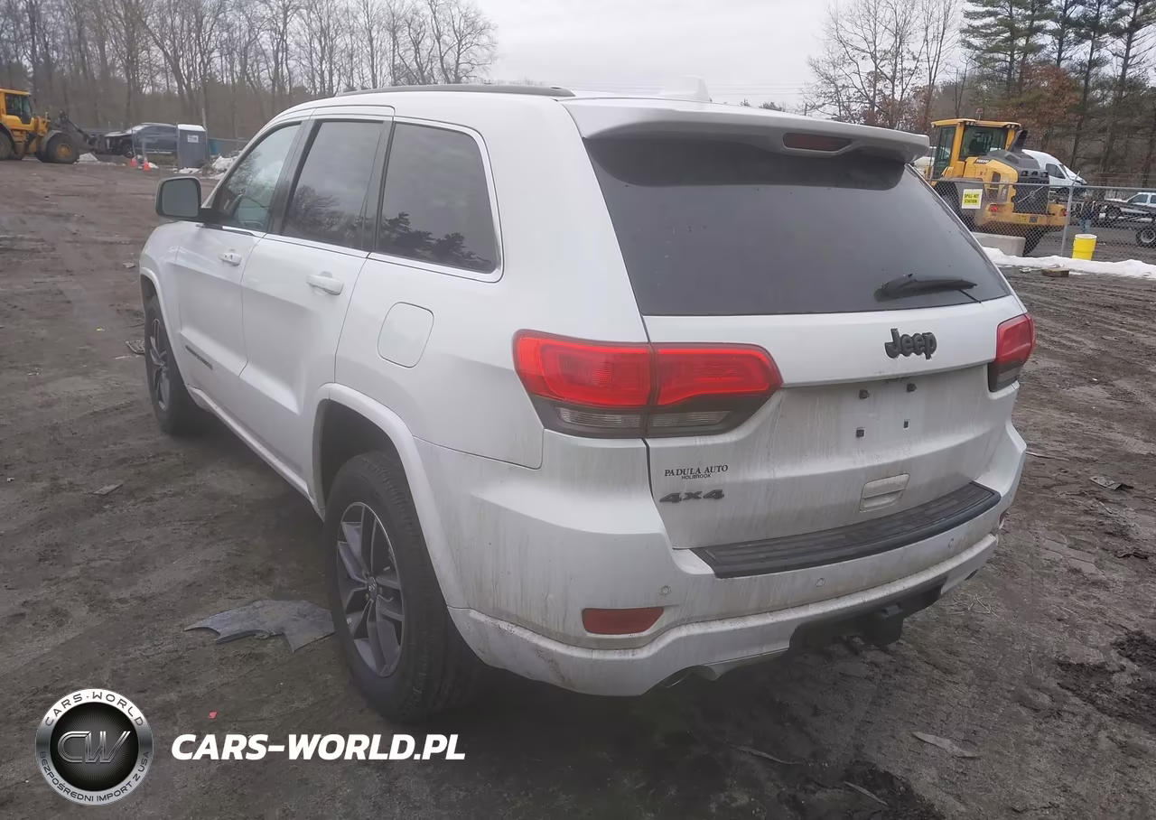 2015 Jeep Grand Cherokee Altitude VIN:1C4RJFAGXFC720755 - 3