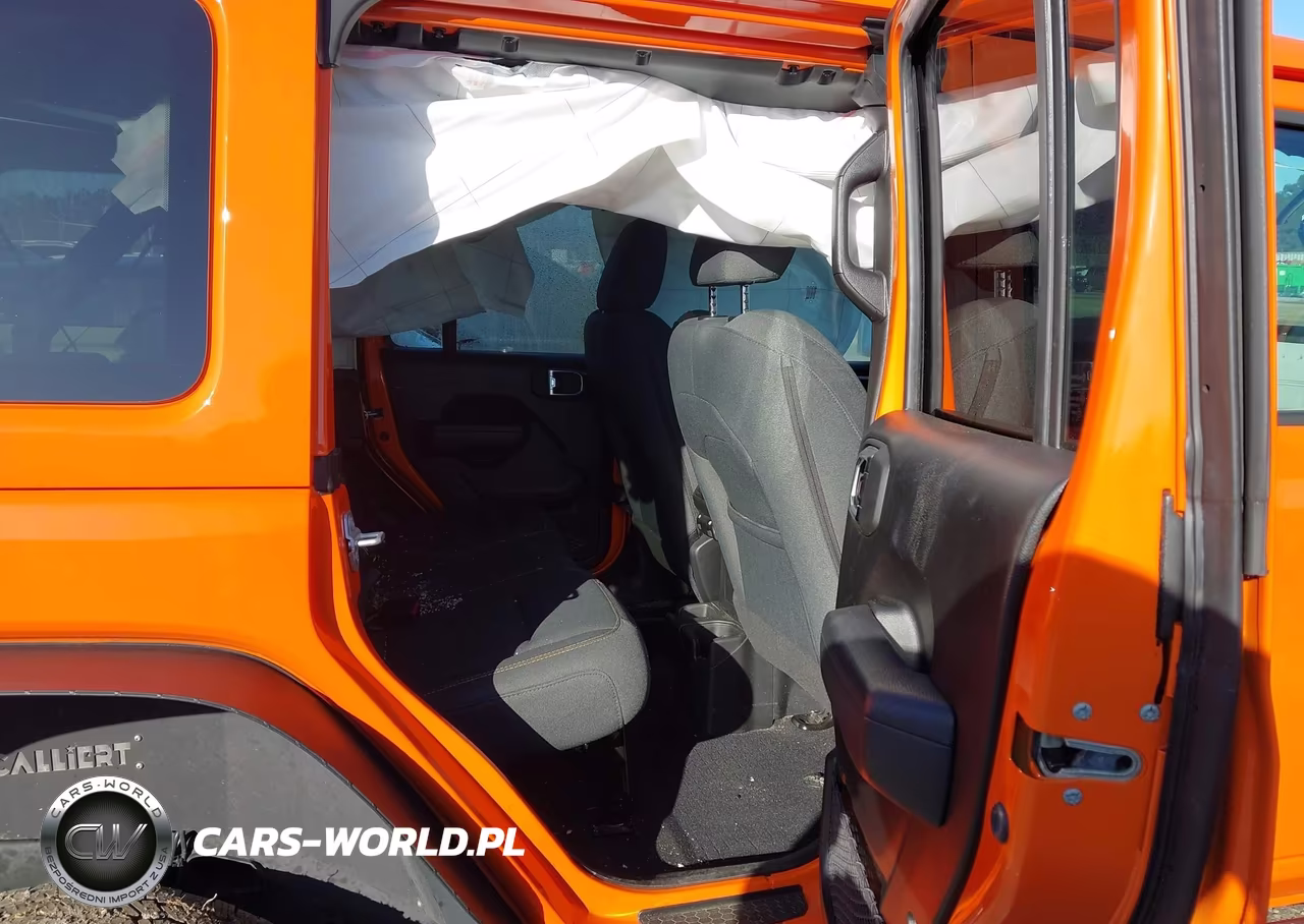 2025 Jeep Wrangler 4-Door Summit 4X4 VIN:1C4PJXDN4SW592660 - 8