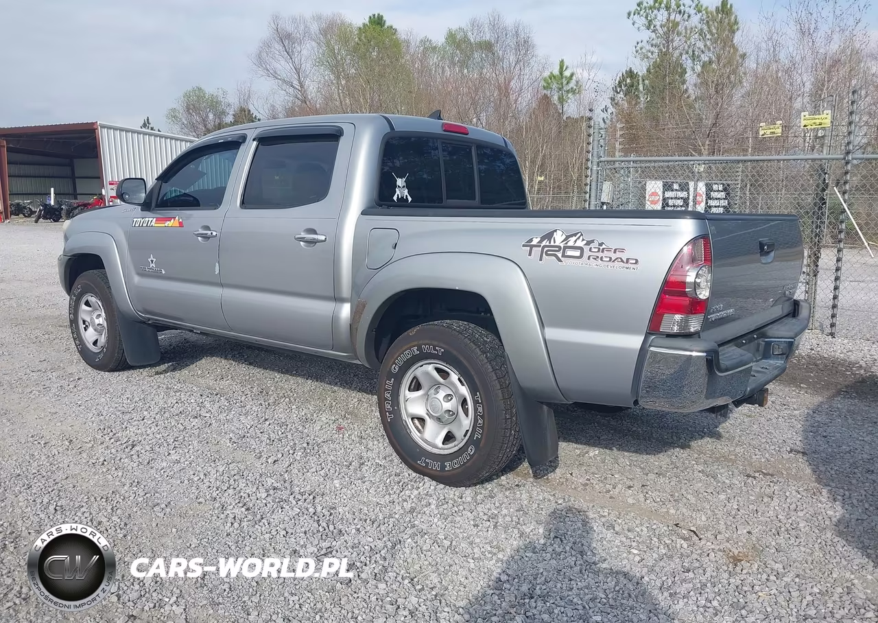 2015 Toyota Tacoma Prerunner V6 VIN:5TFJU4GN2FX073386 - 3